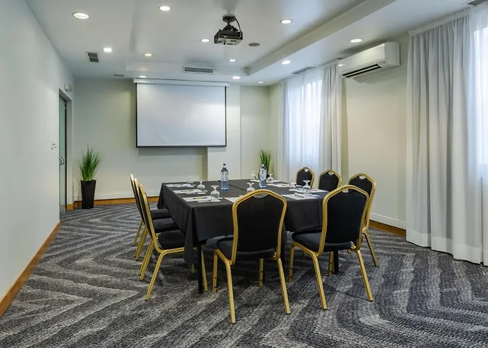 Готель Mundial 4*